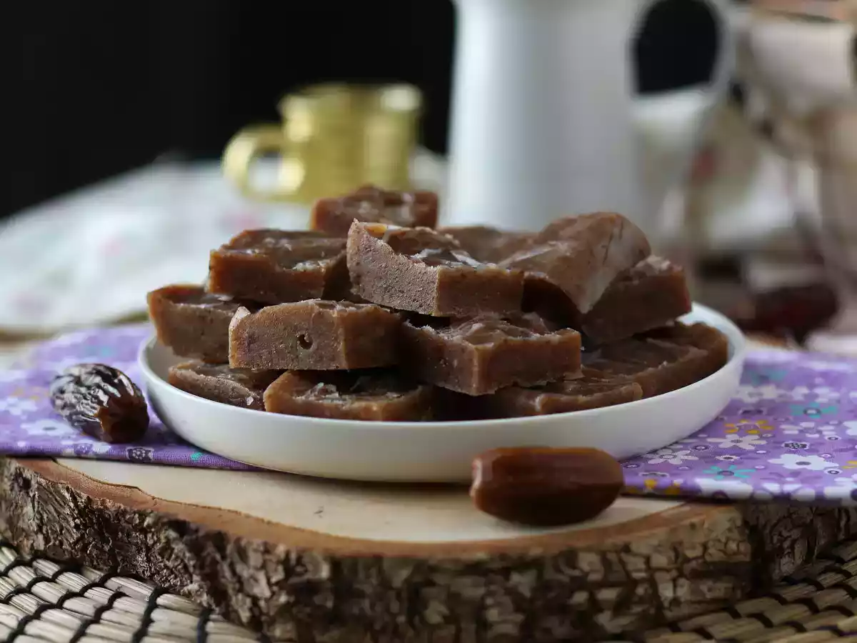 Date fudge, the little square full of energy and flavour! - photo 4