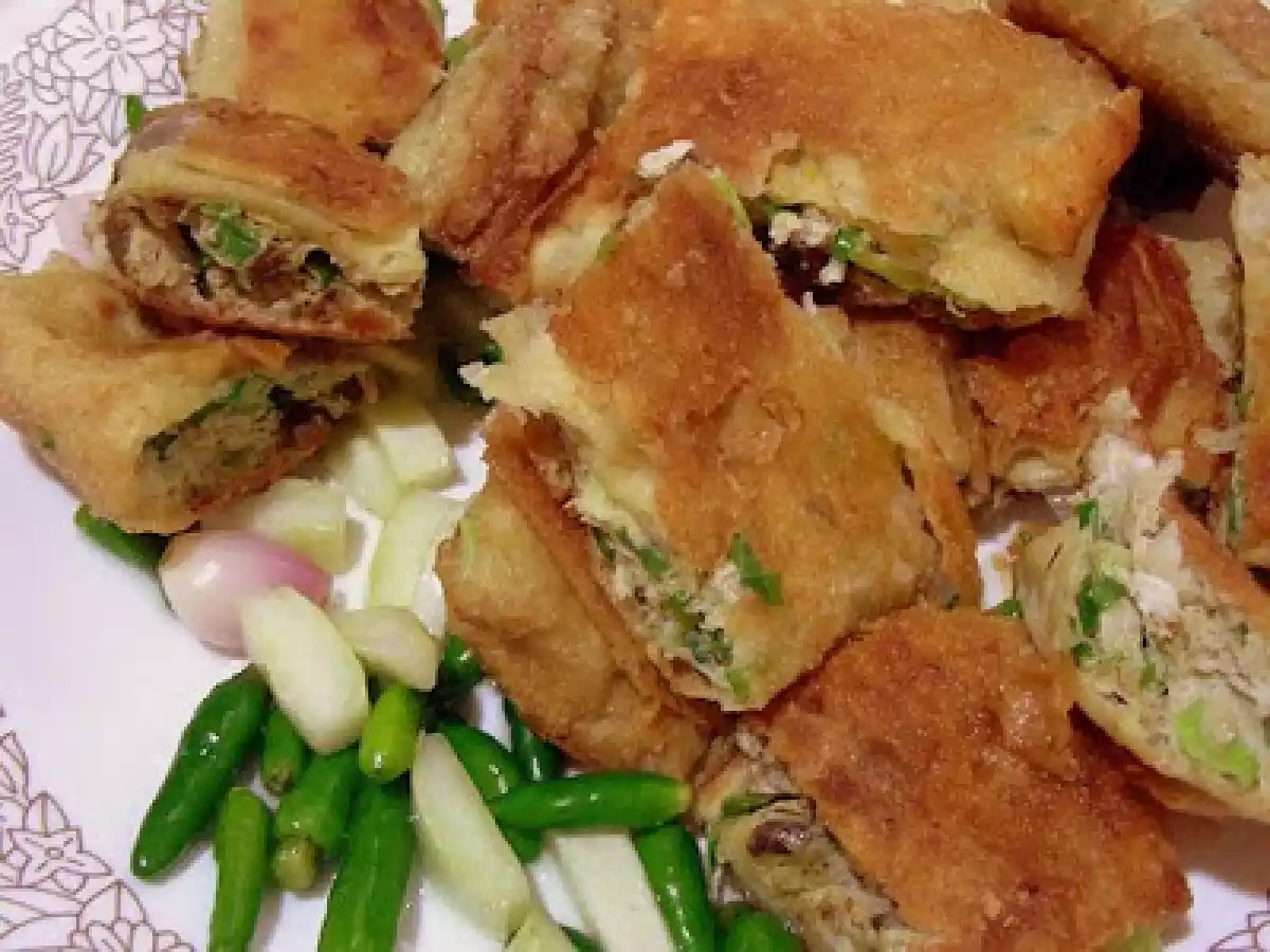Deep Fried Beef and Vegetables Wrap (Martabak Telor)