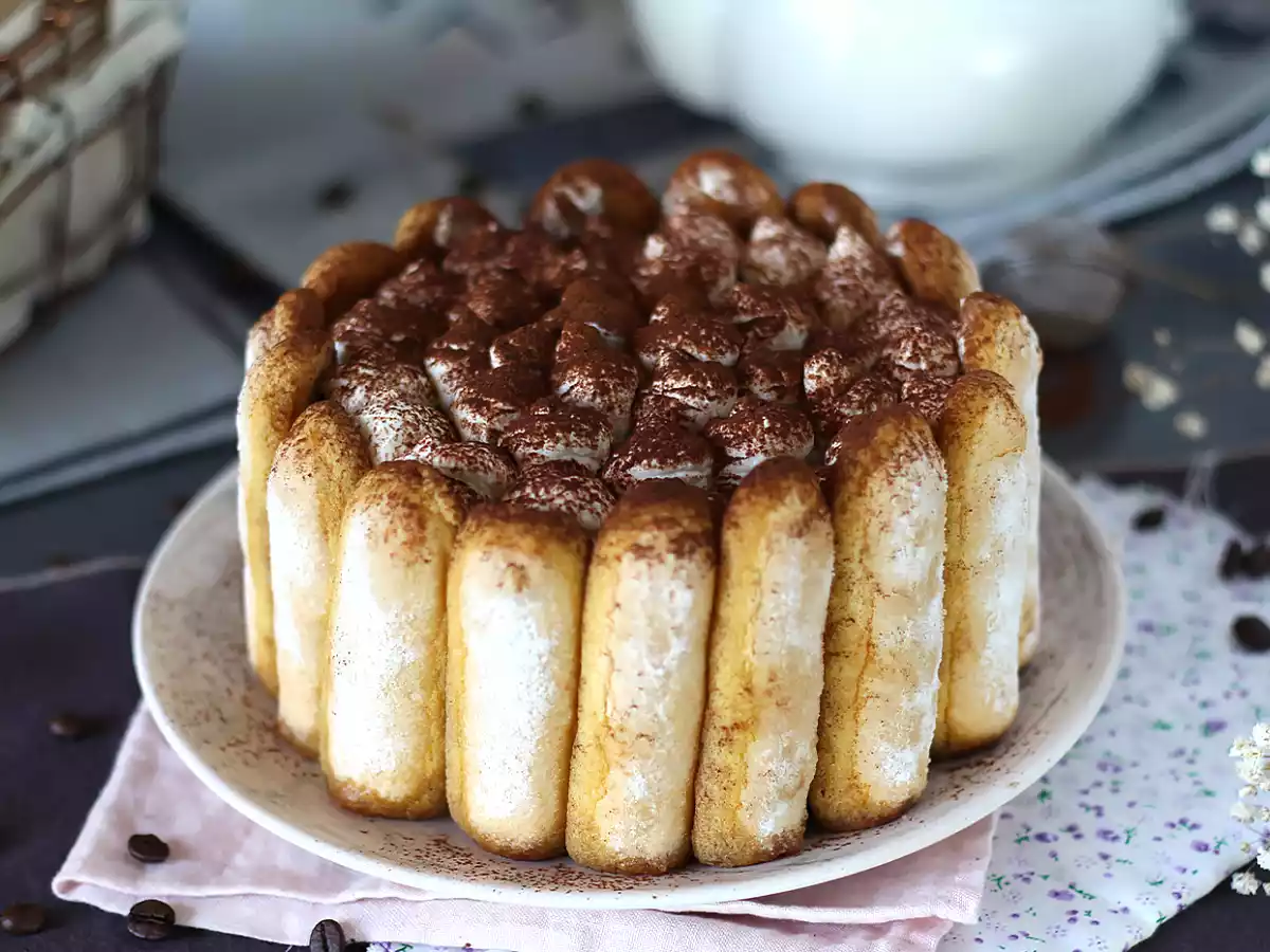 Delicious eggless tiramisu charlotte - photo 2