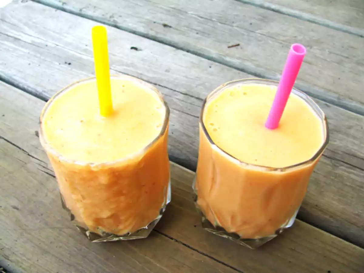 Delicious Peach Smoothie
