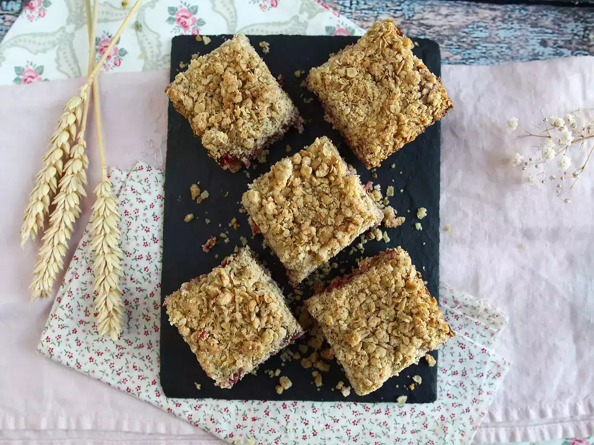 Delicious Raspberry Crumble Cake, Crisp and Tender - photo 2