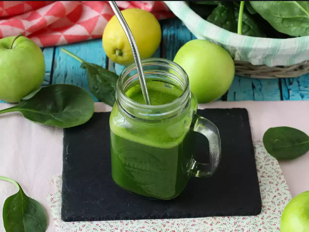 Detox juice in a blender, for maximum vitamins! - photo 4