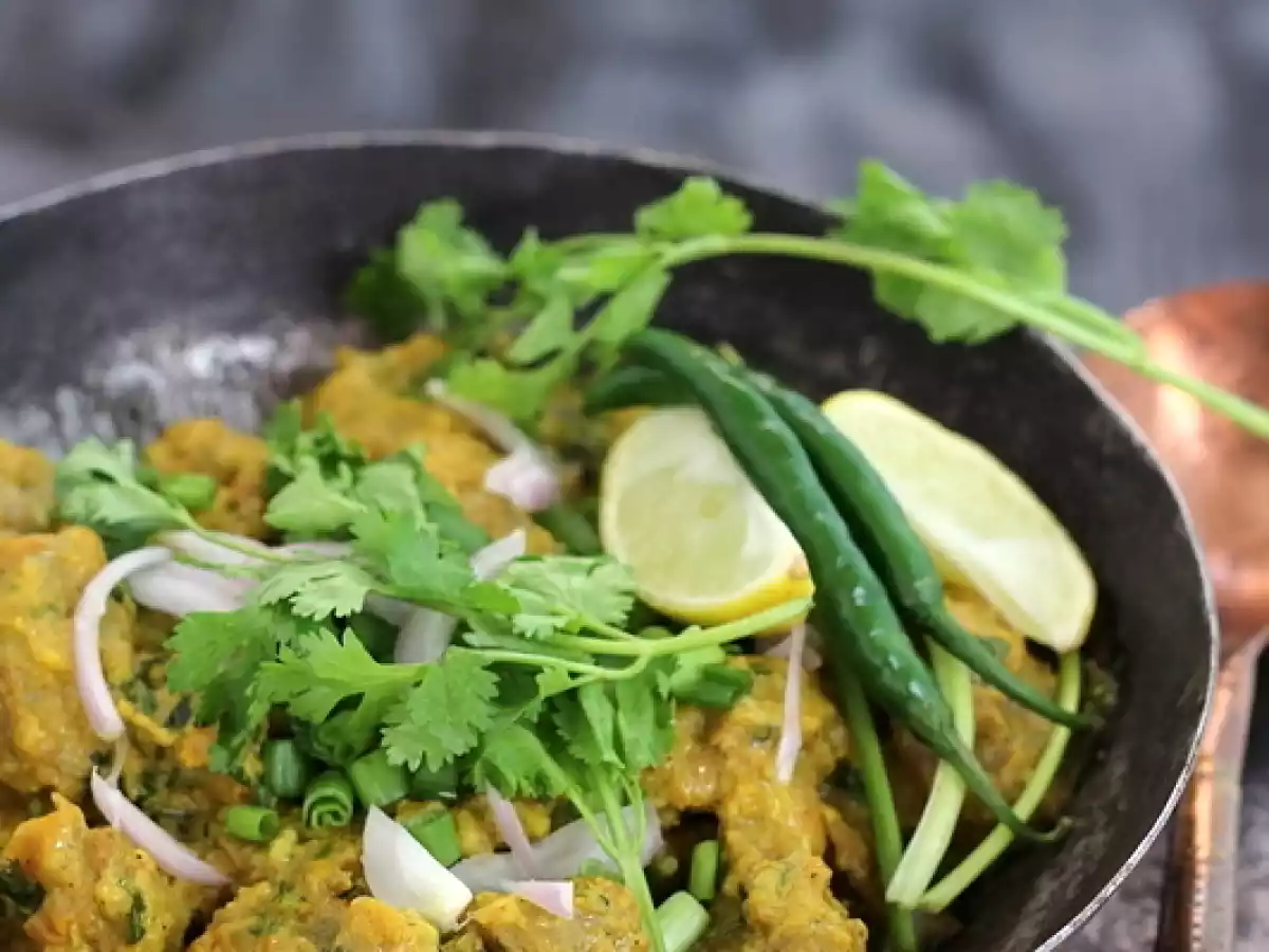 Dhaniwal Korma w/ Peshawari Naan