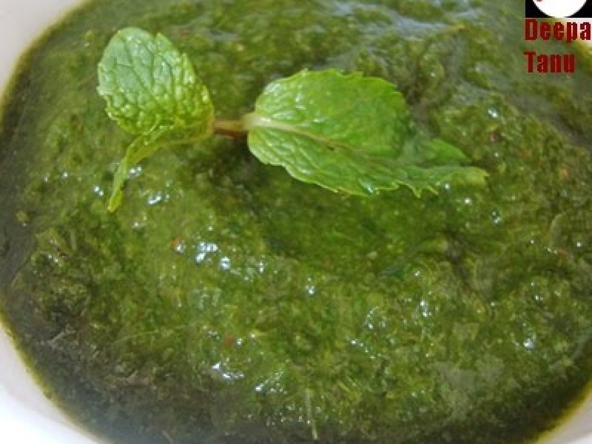 Dhaniya Chutney (Dhonepatar chatni)