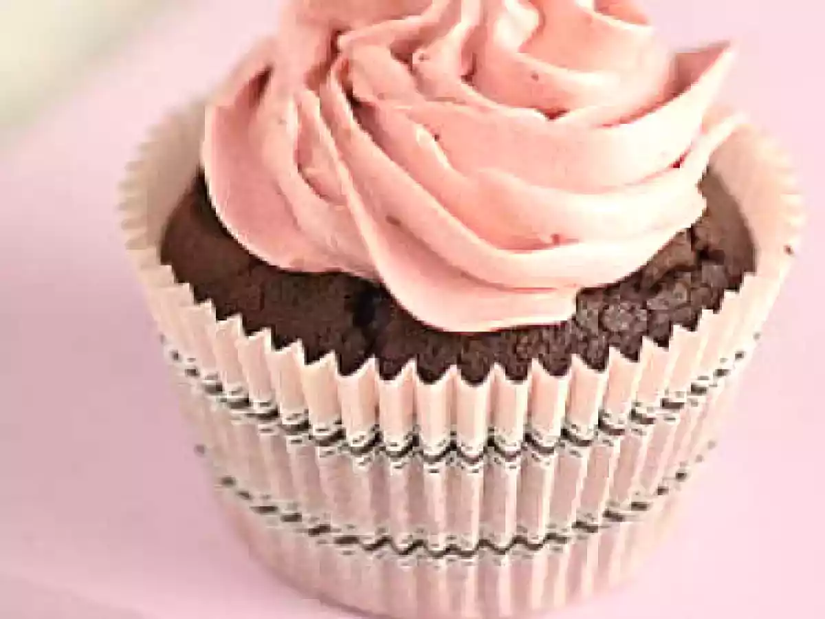 Donna Hay Double Chocolate Cupcake