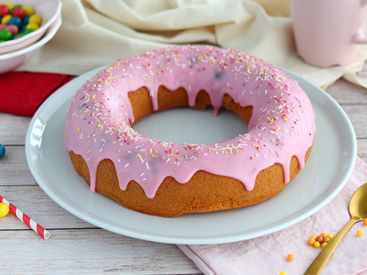 Donut cake (giant XXL donut)