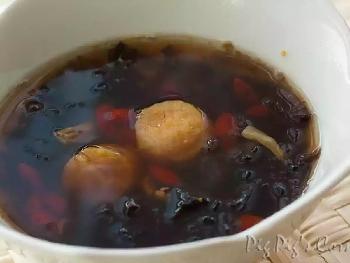 Dried Scallops & Seaweed Soup