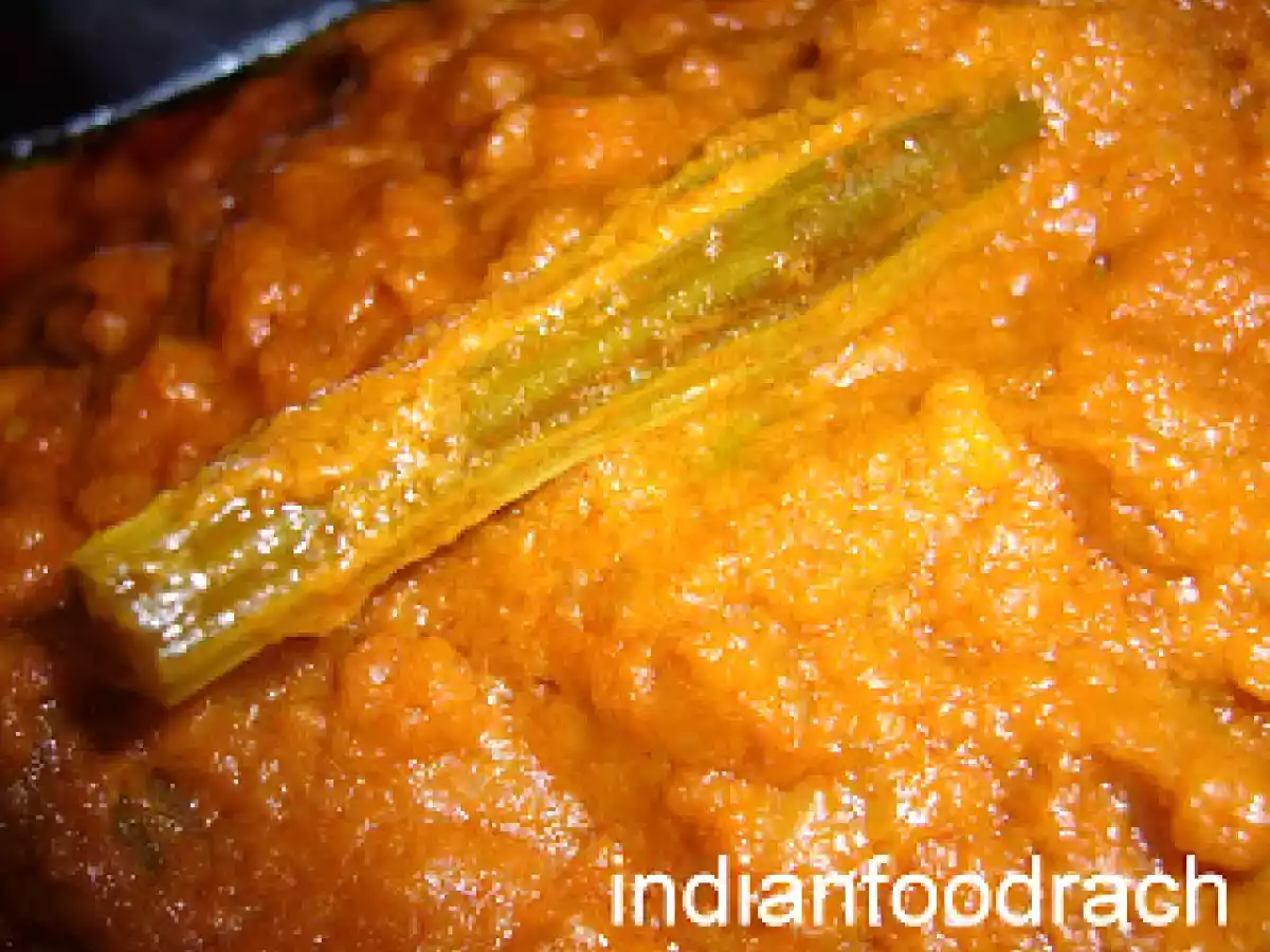 Drumstick masala gravy (Nuggekai gojju/Moringakai/Murungaikai masala)