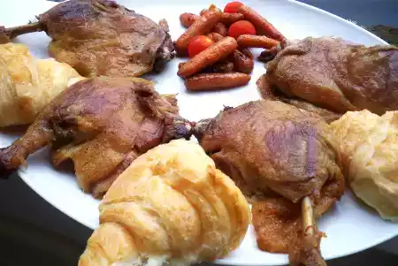 Duck leg confit recipe: simple and tasty dinner idea