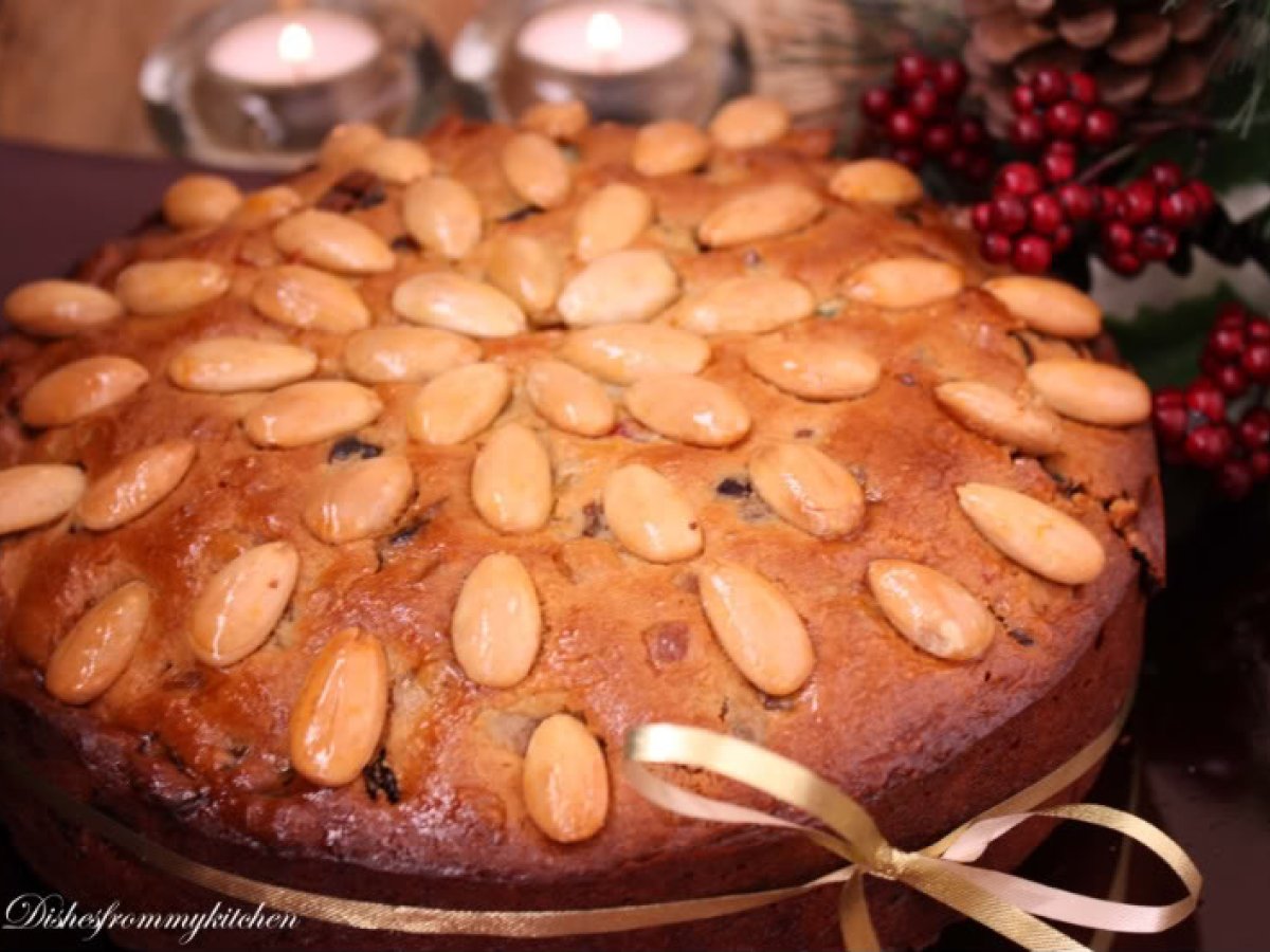 DUNDEE CAKE - A CHRISTMAS TREAT !!!