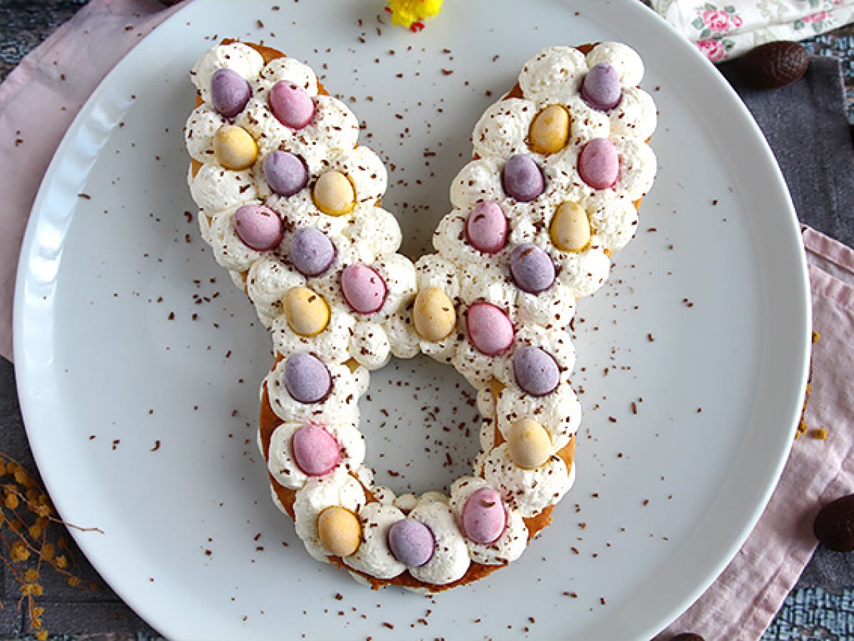 Easter bunny cream tart