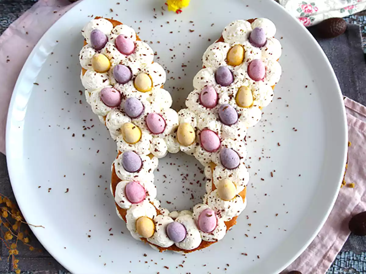 Easter bunny tart with chocolate eggs
