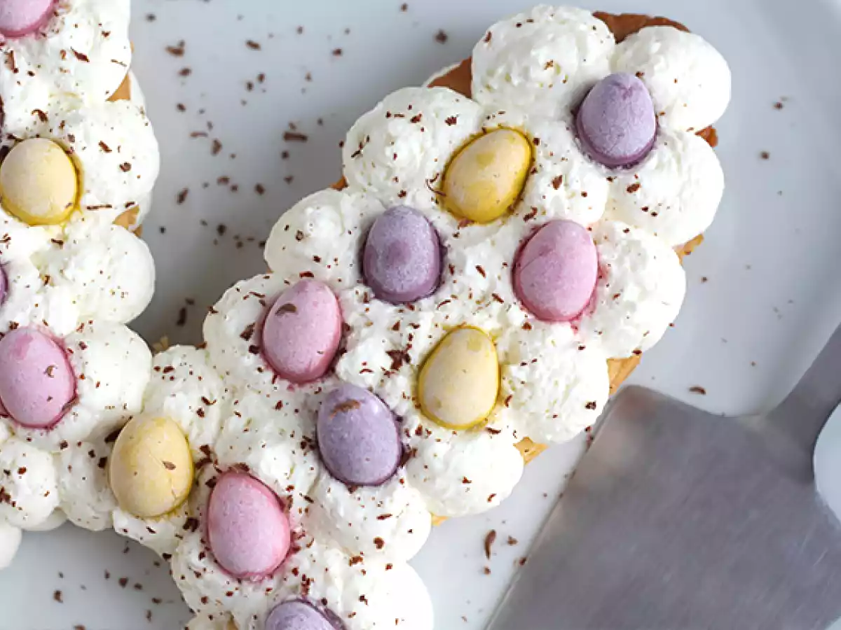 Easter bunny tart with chocolate eggs - photo 4