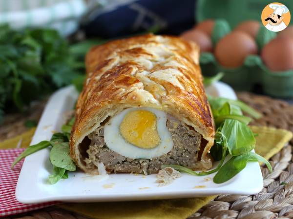 Easter pie - a delicious meat pie with eggs for a traditional meal! - photo 3