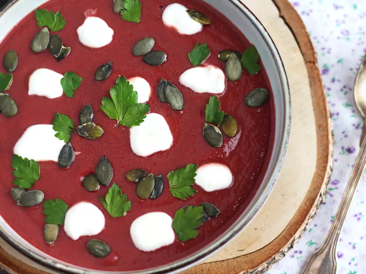 Easy and colorful beetroot soup - photo 2