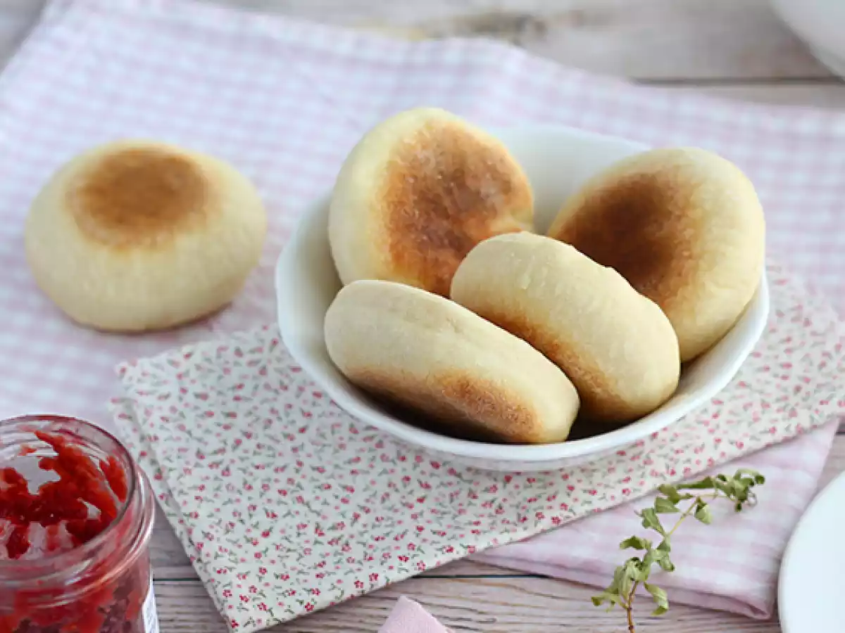 Easy and fluffy english muffins - photo 2