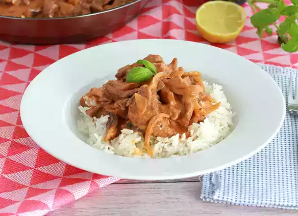 Easy and quick beef stroganoff