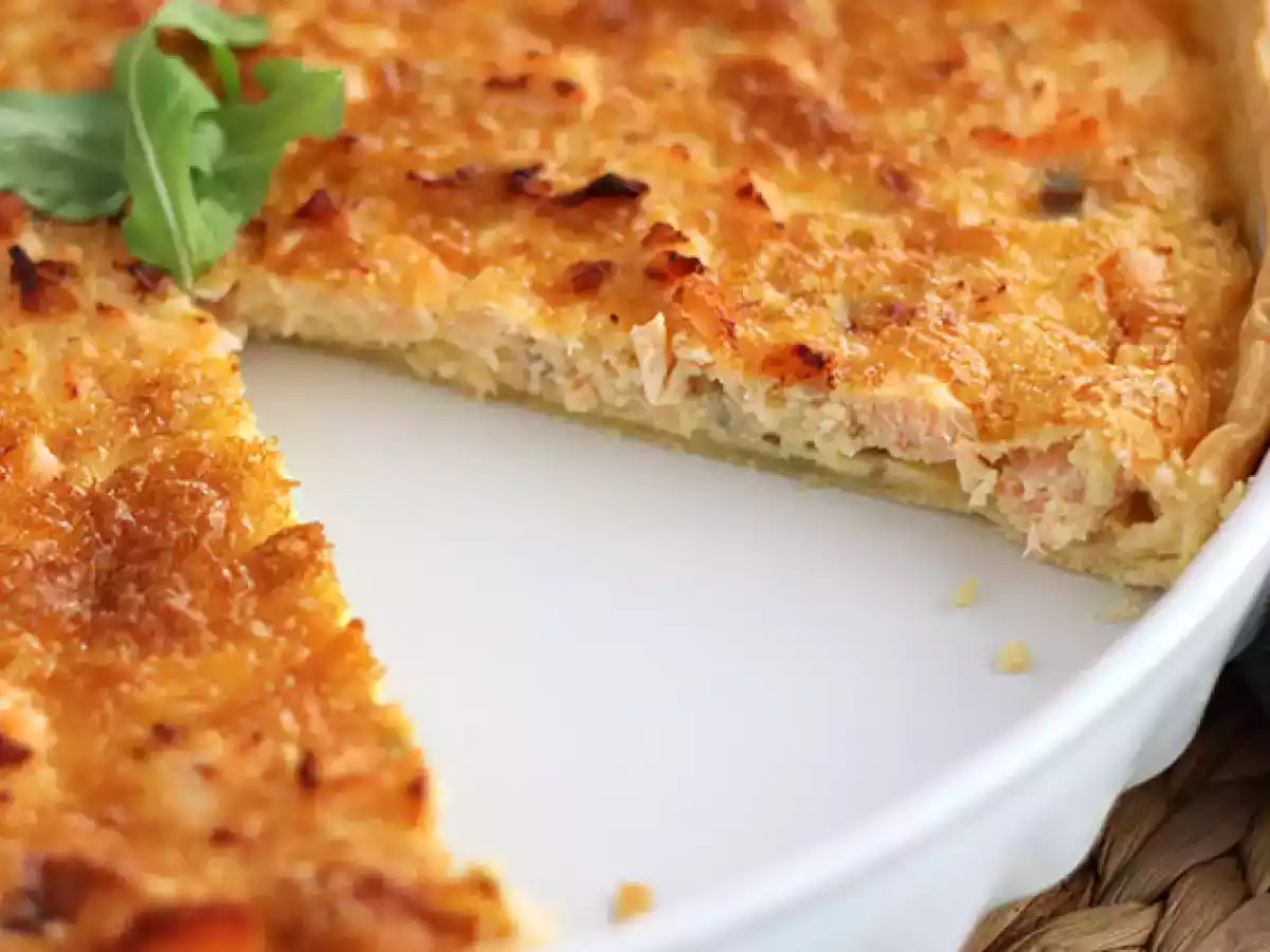 Easy and quick salmon quiche - photo 3