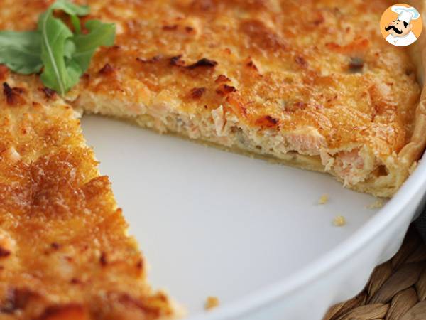 Easy and quick salmon quiche - photo 3