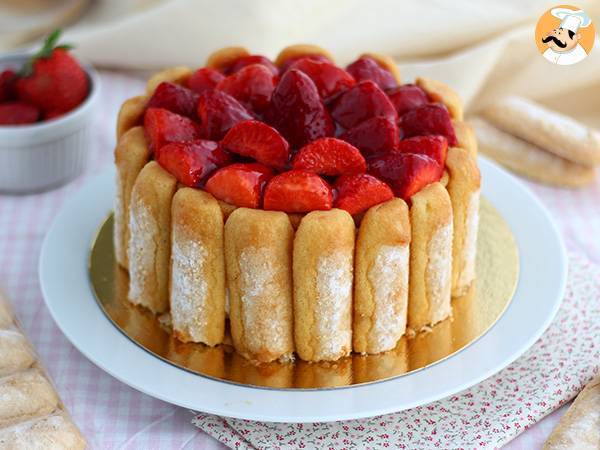 Easy and quick strawberry charlotte