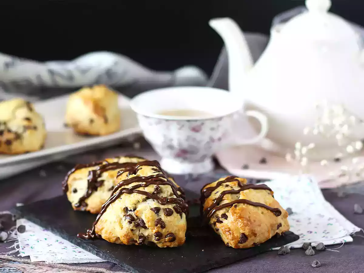 Easy and soft chocolate chip scones - photo 4
