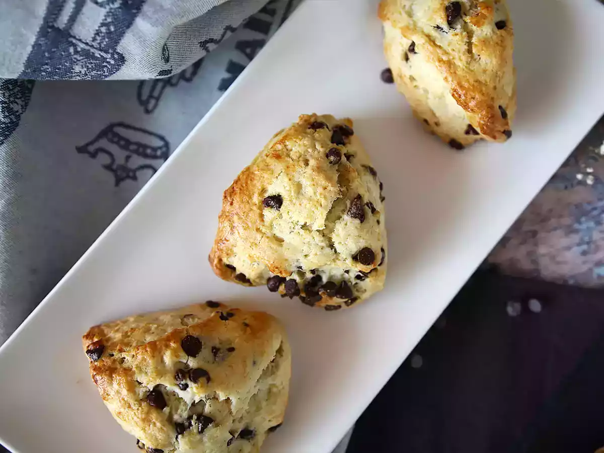 Easy and soft chocolate chip scones - photo 5
