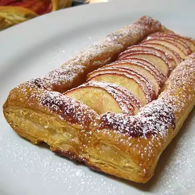 Easy apple tart recipe and shabby apple dessert
