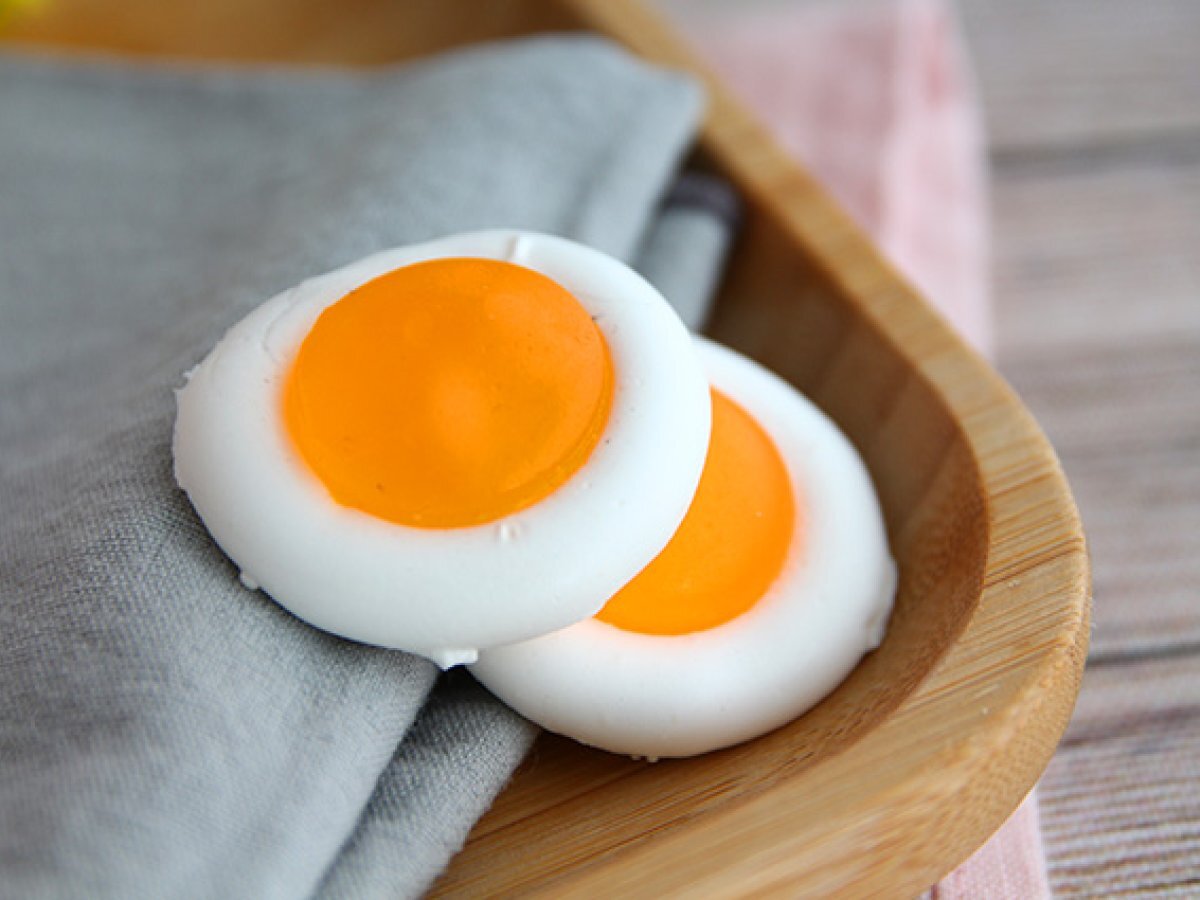 Easy gummy fried eggs - photo 3