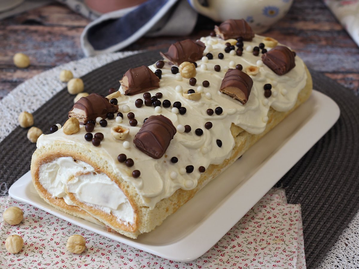 Easy Kinder Bueno roll, perfect as a birthday cake or as a Christmas log! - photo 4