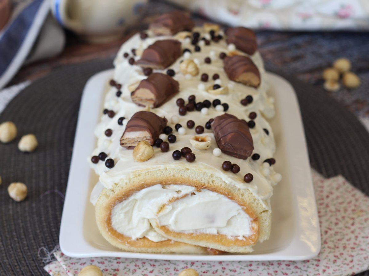 Easy Kinder Bueno roll, perfect as a birthday cake or as a Christmas log! - photo 6