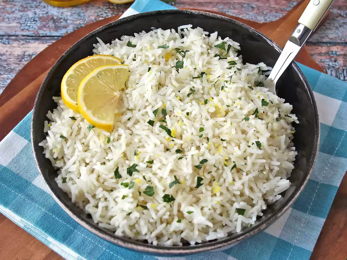 Easy lemon rice with fresh herbs, perfect with fish - photo 5