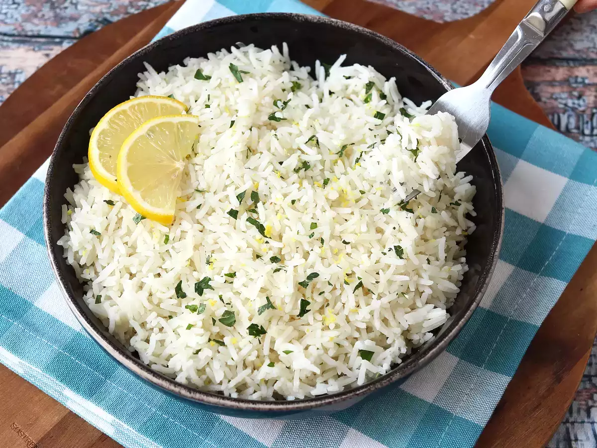 Easy lemon rice with fresh herbs, perfect with fish - photo 6