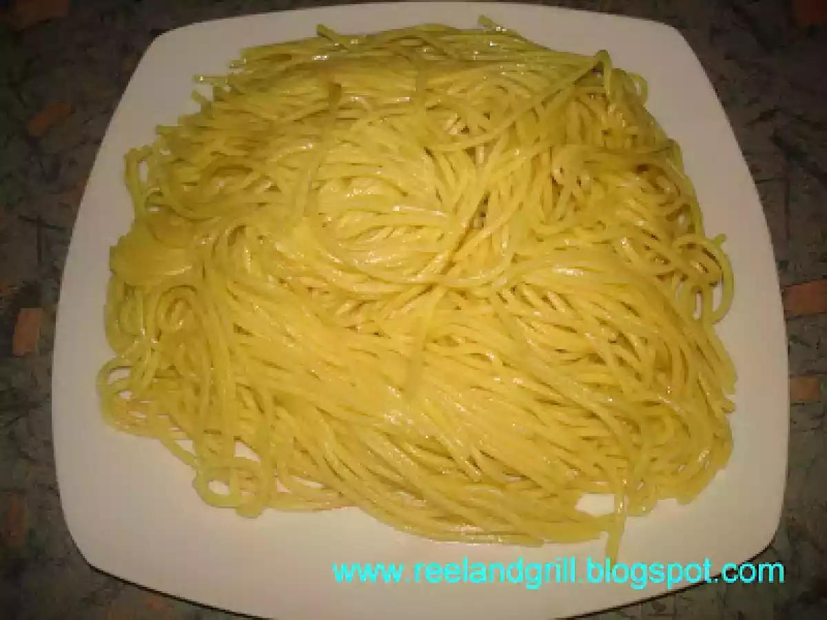 Easy Pancit Miki (Stir-Fried Egg Noodles in Soy Sauce) - photo 3