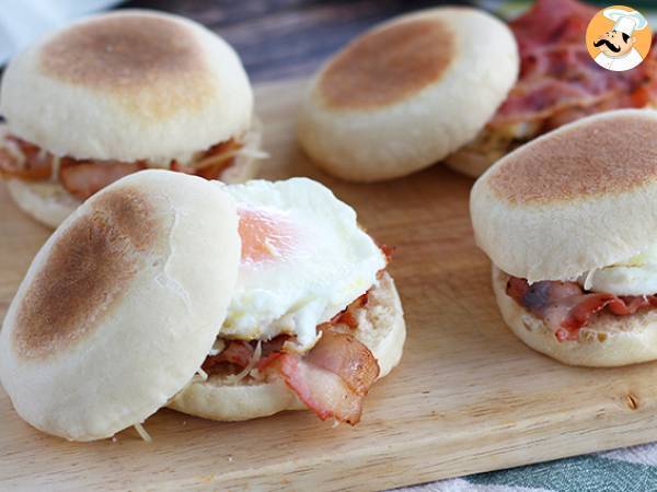 Egg and bacon english muffins - photo 3