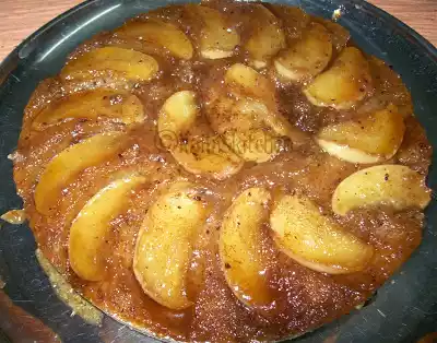 Eggless apple upside down cake recipe with whole wheat flour