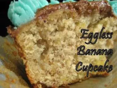 Eggless banana cupcakes