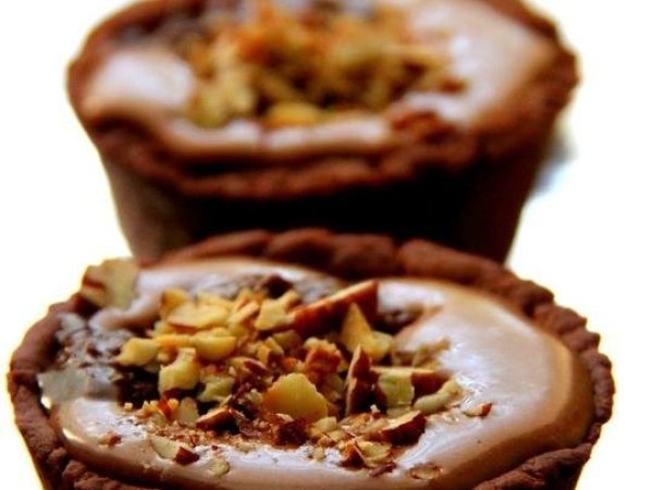 Eggless Ferrero rocher tarts