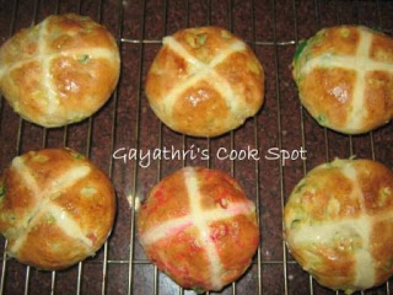 Eggless Hot Cross Buns