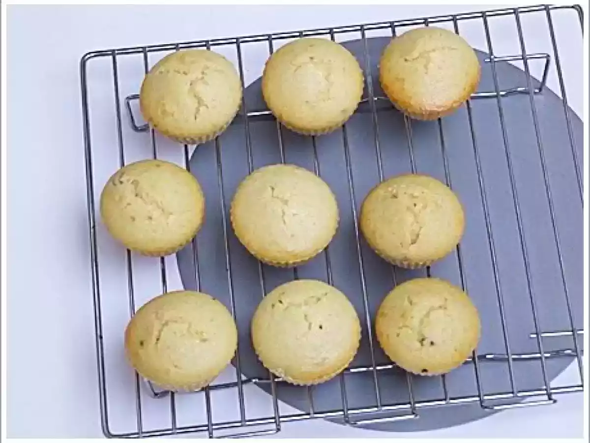 Eggless Mawa Cake - Saffron and cardamon flavored eggless milk cakes - photo 2