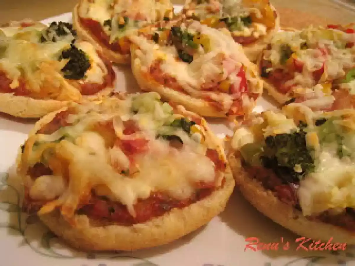 English Muffin Mini Pizzas