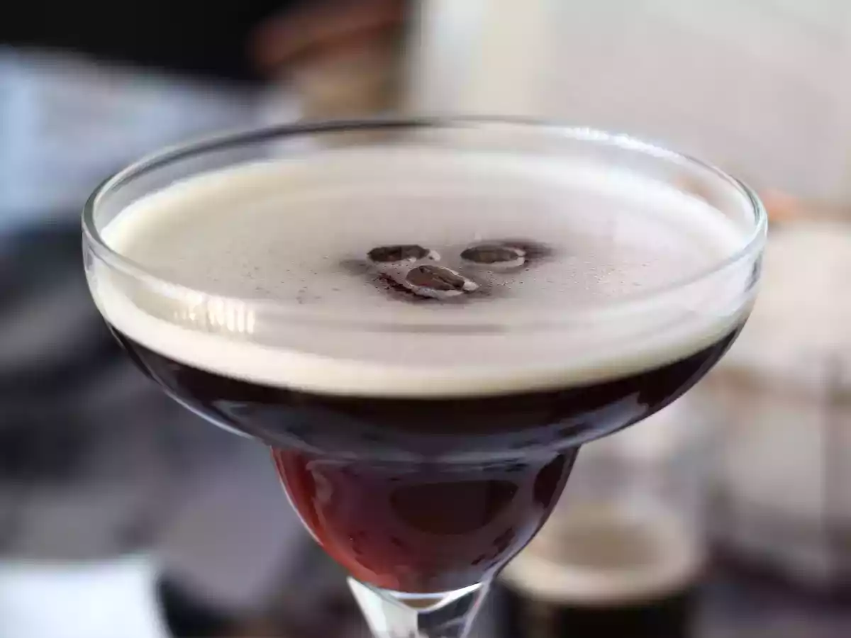 Espresso martini, the perfect cocktail for coffee lovers - photo 2