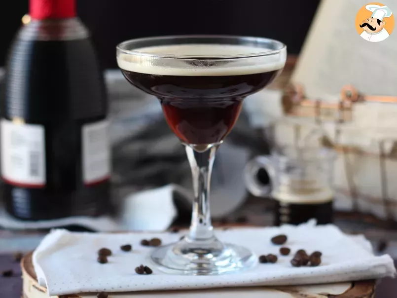 Espresso Martini, the perfect cocktail for coffee lovers, photo 4