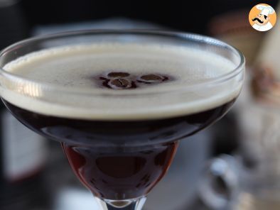 Espresso Martini, the perfect cocktail for coffee lovers, photo 5
