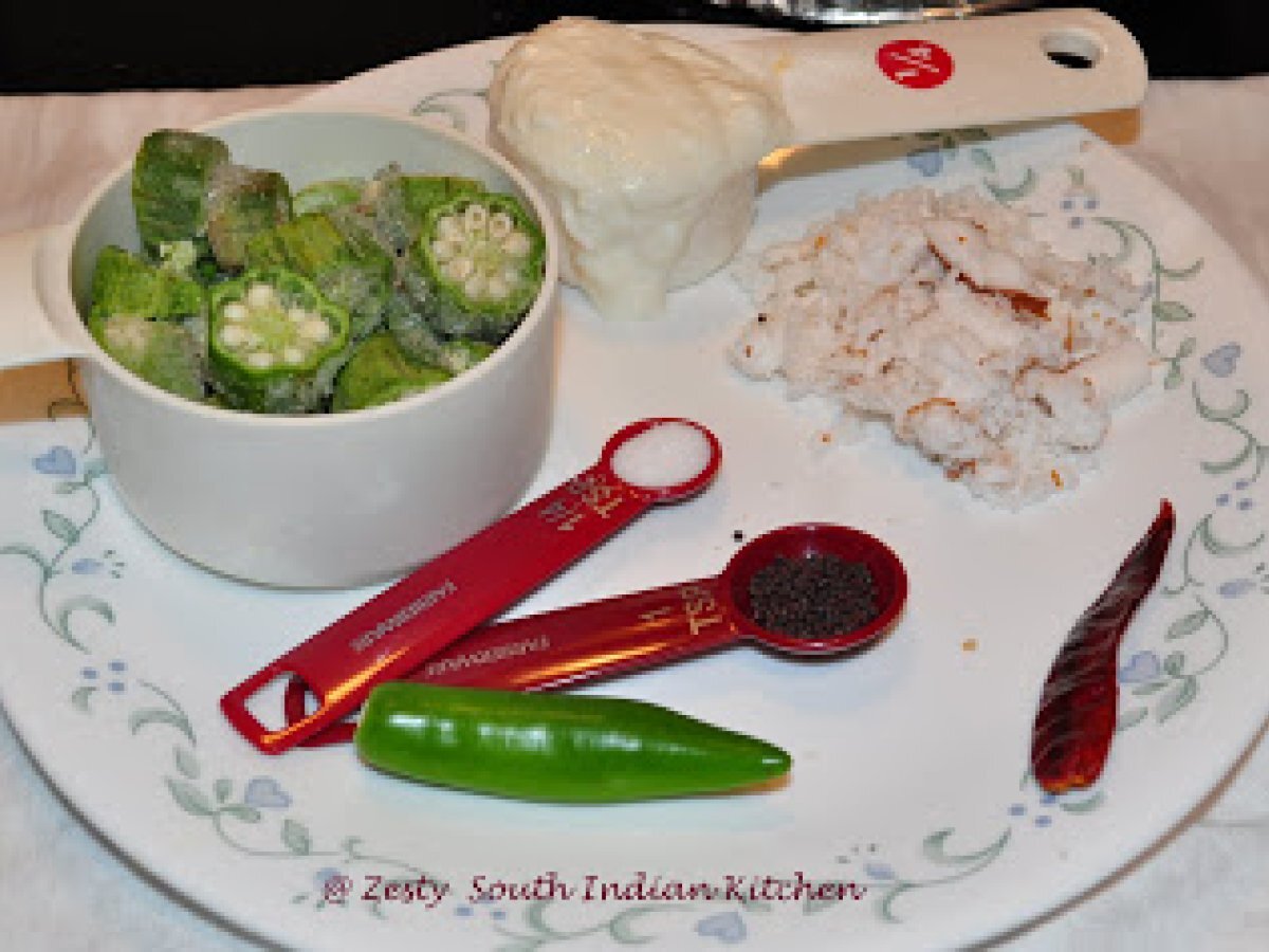 Ethapazha pachadi / Plantain cooked in coconut jaggery gravy and Vendakka kichadi/ - photo 3