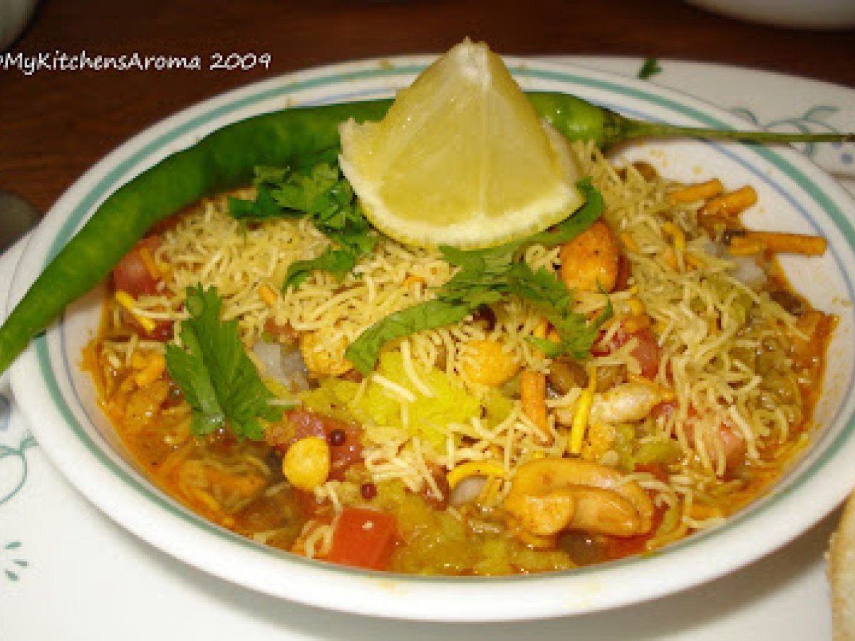 Everyday Cooking - Misal Pav (Mixed sprouts curry and bread)