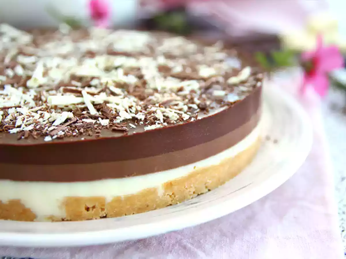 Extra creamy triple chocolate cake - photo 2
