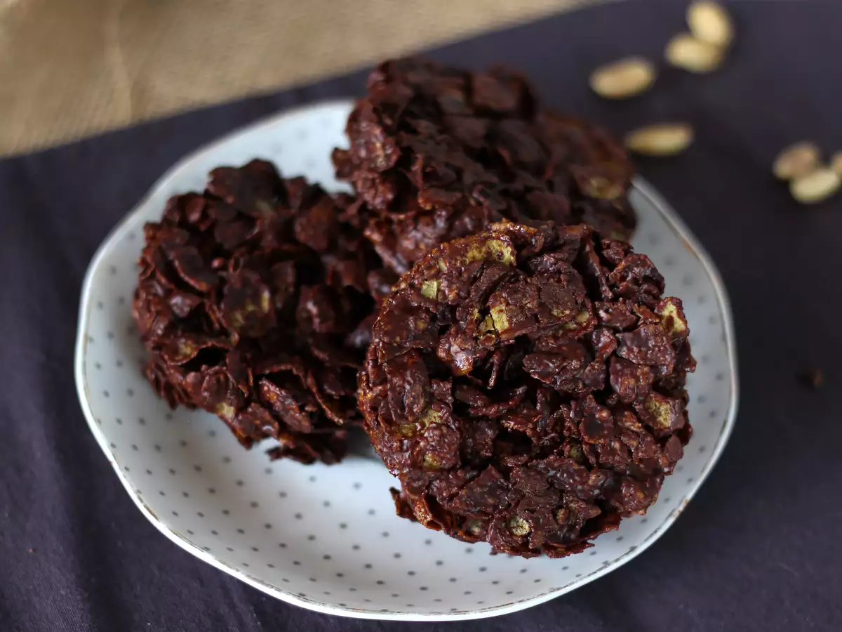 Extra-crispy chocolate peanut butter cornflake clusters - photo 2