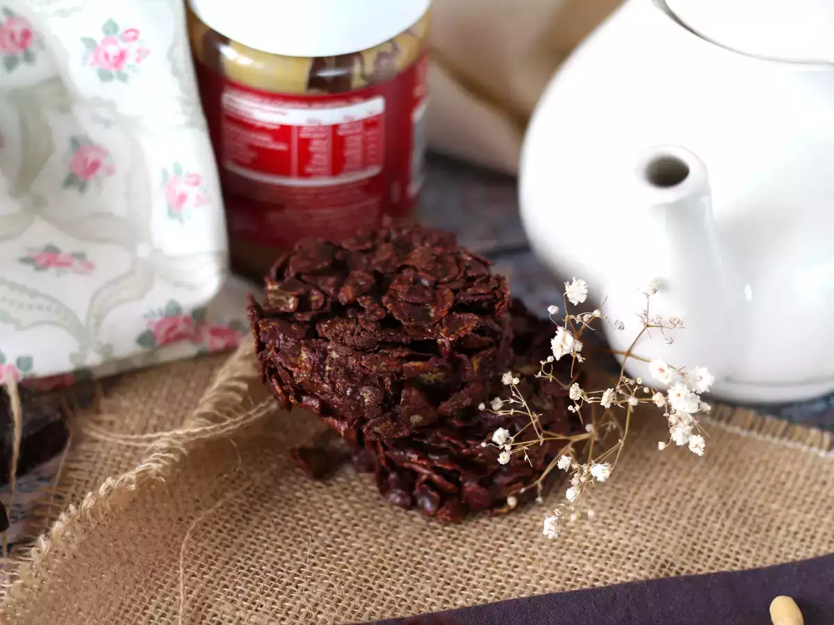 Extra-crispy chocolate peanut butter cornflake clusters - photo 3