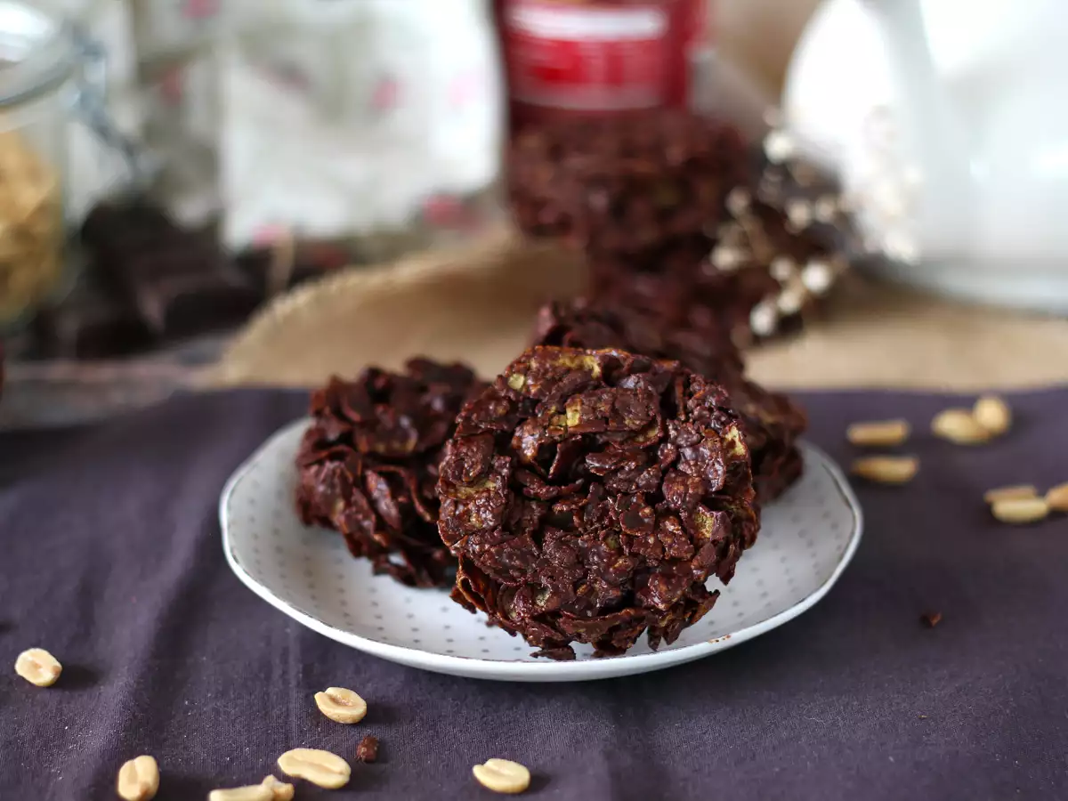 Extra-crispy chocolate peanut butter cornflake clusters - photo 5
