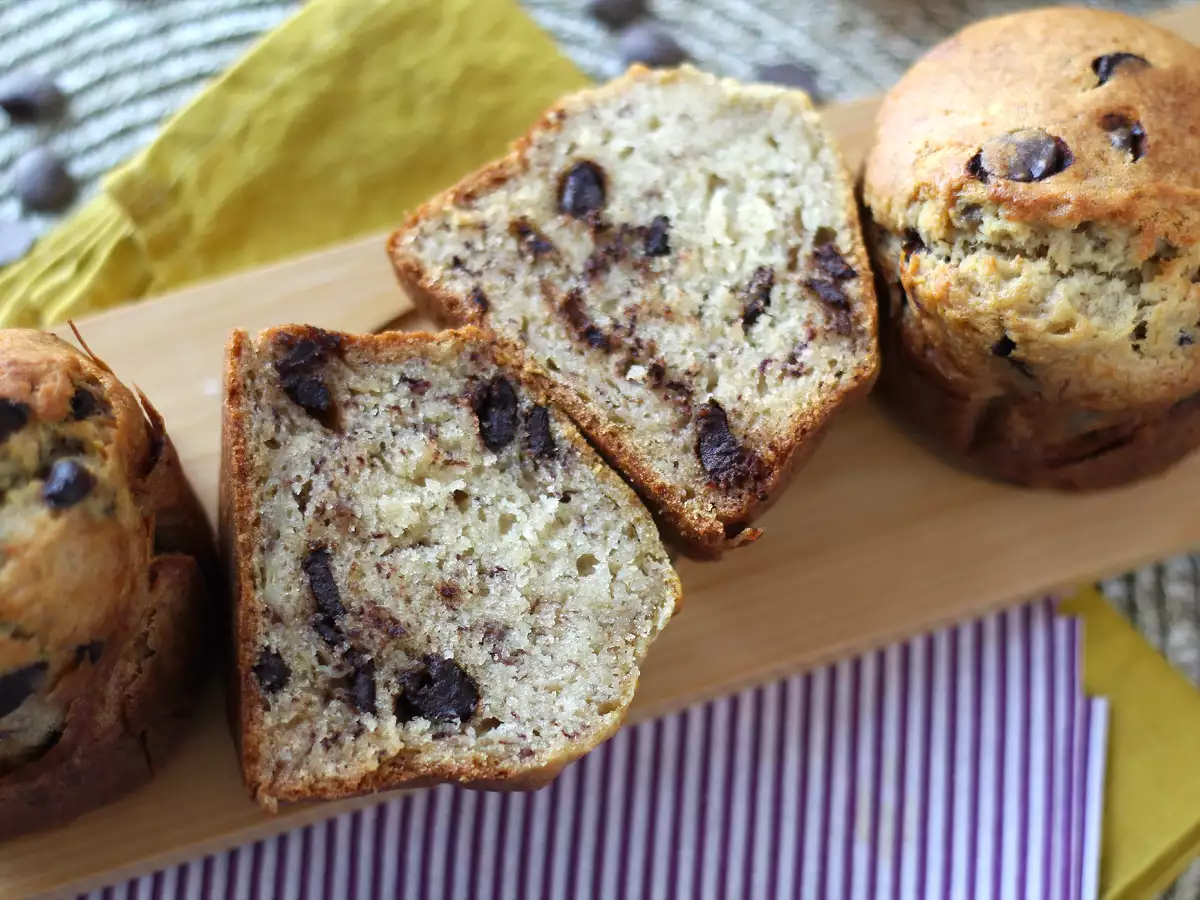 Extra gourmet banana and chocolate chip muffins - photo 2